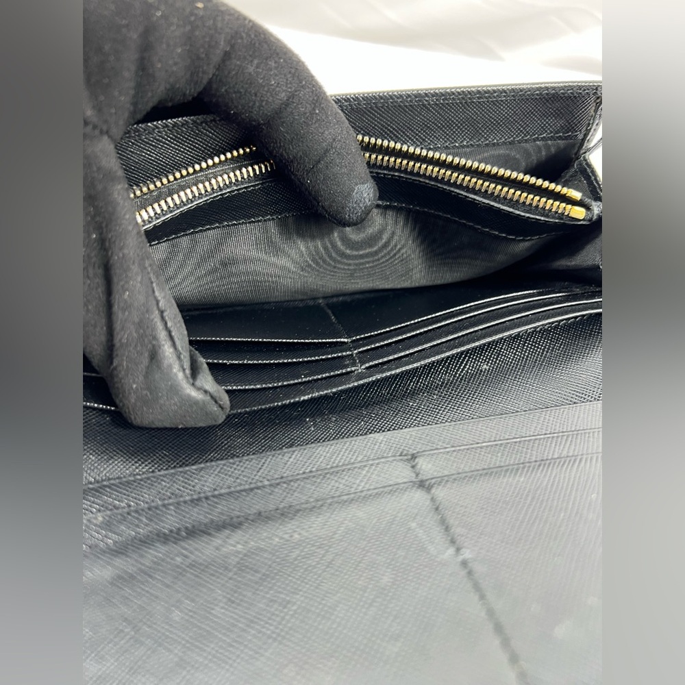 1057: Prada Black Saffiano Leather Bow Wallet – Made in Italy - Picture 13 of 16